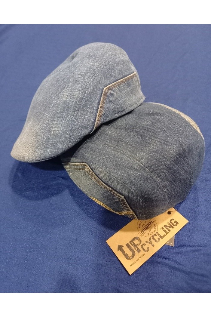 100% Baumwolle, Futter 100% Baumwolle Größe: 57;  58;  59; Farbe: blau Preis: 69,00€  Upcycling Kappen aus gewaschenen Jeans, schmale Form, jedes Teil ein Unikat.