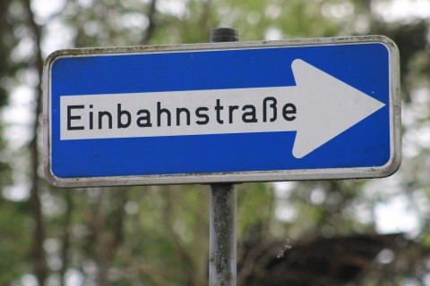 Weißenburgstraße wird zur Einbahnstraße zwischen Zollner- und Eckbertstraße